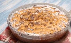 Шарлотка с бананами рецепт с шоколадной глазурью